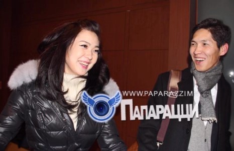 “Гоёл” наадмын шилдэг загвар өмсөгч Сарнай, хайртай залуугийнхаа хамтаар