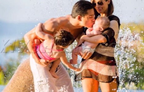 Марио Лопез амралтын өдрөө гэр бүлдээ зориулж байна.