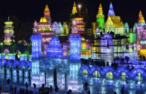 Дэлхийн хамгийн өндөр мөсөн байшин