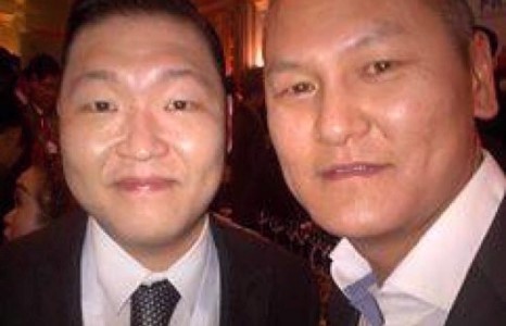 Хас-ын Ганхуяг, PSY-тай хамт оройн зоог барив