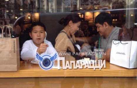 Жүжигчин Баярмагнайгийн бяцхан хүү анх удаа