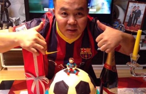 Жүжигчин Цоомоод эхнэр нь гайхалтай бэлэг барьлаа