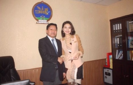 Мисс, загвар өмсөгч Ч.Содтуяа Соёлын тэргүүний ажилтан боллоо