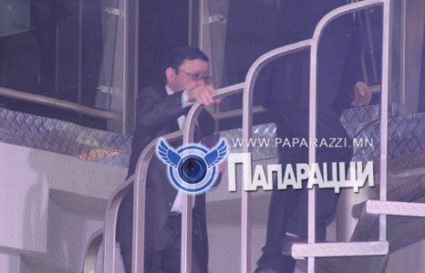 Жүжигчин Ц.Төмөрбаатар бааранд...