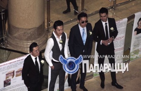 Загварлаг найзууд хамтдаа CHIRON компанийн нээлтэн дээр