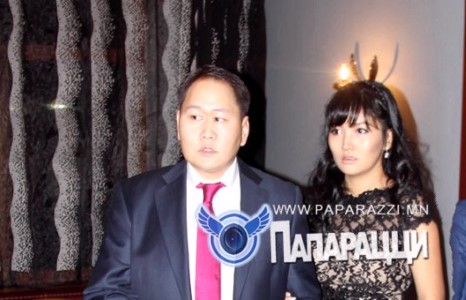 “UFC” группын тэргүүн хатагтай хөл хүнд болжээ