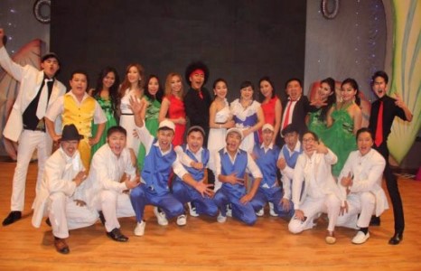 “Х ТҮЦ”-ийнхэн шинэ оны үүдийг инээдээр дэлгэлээ