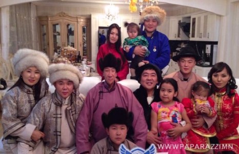 Олны танил эрхмүүдийн сар шинийн гоёо