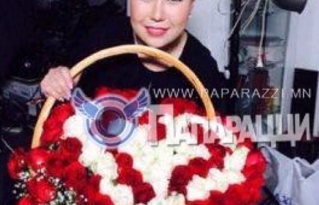 Дуучин Эрдэнэтунгалаг турж, гоолиг болон хайртайгаа учирлаа