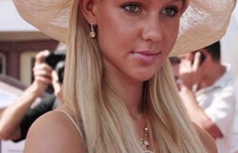 Тэрбумтны эхнэр бас хулгай хийдэг юм байна