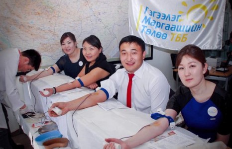 Моннис Группын ажиллагсад цусаа хандивлаж сайн үйлсийн аянд нэгдлээ