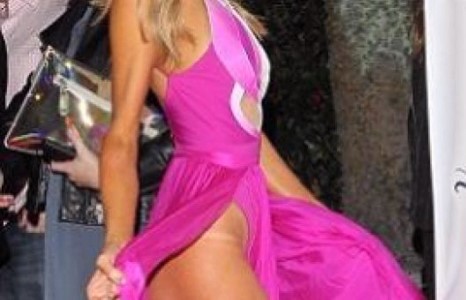 Парис Хилтон төрсөн өдрөөрөө Барби загварын хувцасаар гангарлаа