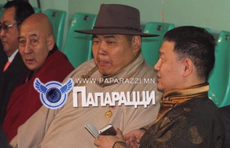 Дээлнээсээ илүү хөөргөндөө санаа тавьдаг Кёкүшюзан Д.Батбаяр