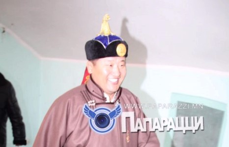 Эрдэнэт хүний амь насаар тогтогчид....