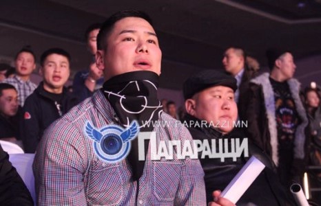 Дуучин Нарагийн ухаангүй дурлалын эзэн Батушка