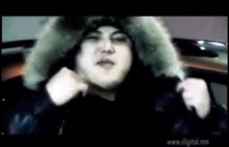 “Ice top” хамтлагийн тоглолтон дээр нүцгэлсэн залуу “Дижитал” хамтлагийн гишүүн байжээ