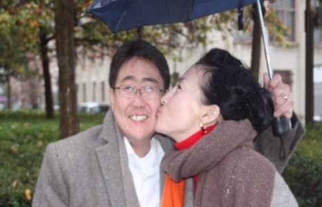 Жүжигчин Доёо анхны үнсэлтээ эхнэртээ л өгчээ