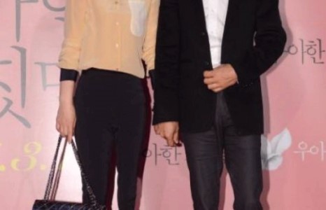 Тэ Жу Ён үзэсгэлэнт гэргийн хамт