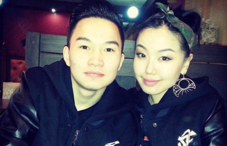 Хамтдаа өнгөрүүлсэн 365 хоногийн мэнд, цаашдаа 35000 хоног тэрнээс ч олон хоног чамтайгаа цуг баймаар байна 