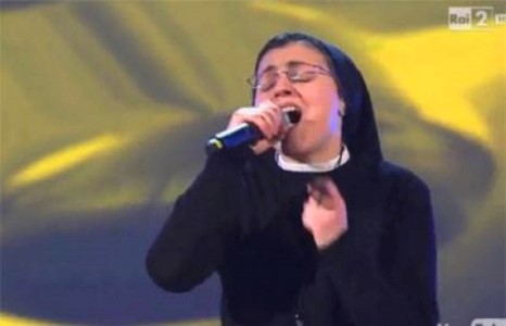 Сүмийн дуучин Италийн “Голос” уралдаанд дуулиан тарьж од боллоо