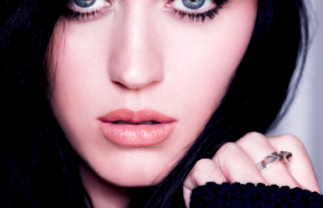 Кэти Перри эгчийнхээ хүүхдийг эх барьжээ