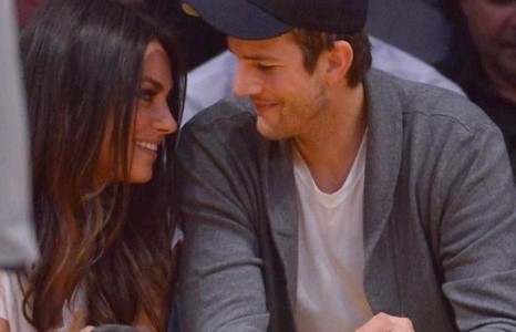 Эштон Катчер Мила Кунис сүй тавьжээ