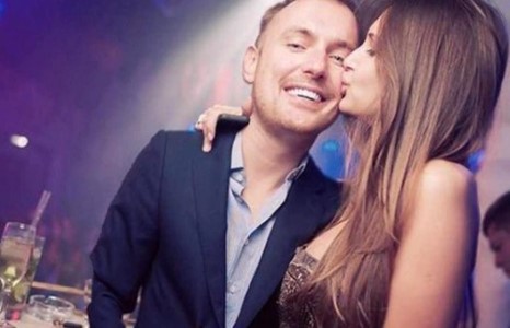 Найз бүсгүйгээ нүд хальтрам аймшигтай зоджээ