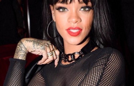 Рианна Францад хувцас загварын эрх чөлөөгөө эдэлж байна