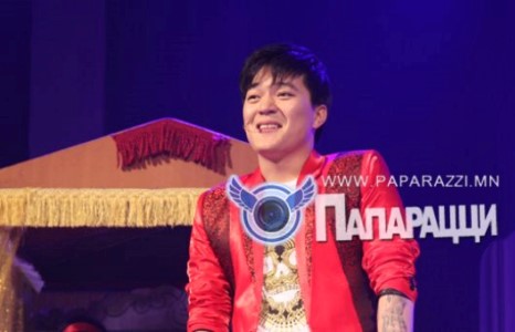 Анхны үнсэлтийн эзэн дуучин Амархүү