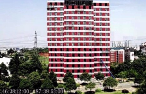 Хятадууд 136 цагийн дотор нэг байшин босгож байна.