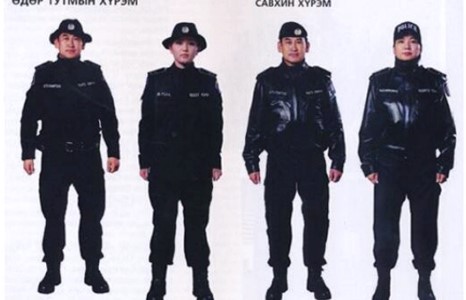 Цагдаа загвар өмсөгч, бид дизайнерууд