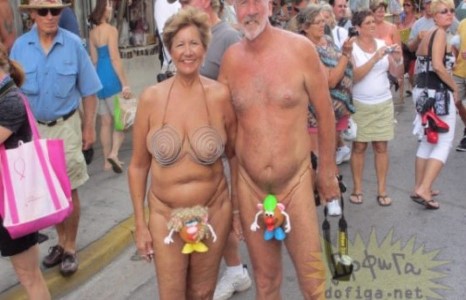 Флорид мужид болдог Fantasy Fest наадам +18