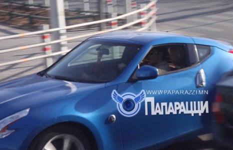 Барилгачин, дуучин Хаянаагийн галзуу цэнхэр машин