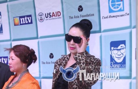 УДЭТ-ын нүүр царай болсон сайхан бүсгүйчүүдийн нэг жүжигчин Эрдэнэцэцэг