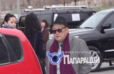 МУСГЗ Ш.Гүрбазар: Эхнэрээсээ өөр “охинд” захиа өгч ёстой амжаагүй шүү