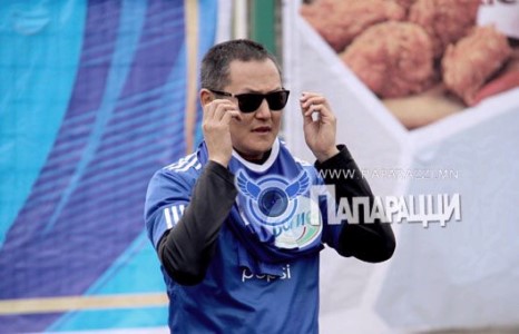 Талх Ганхуяг хөл бөмбөг тоглов