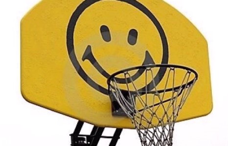 Загвар өмсөгчид нялхасын төлөө сагс тоглоно