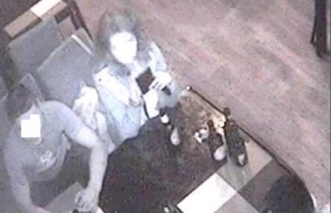 Харамсалтайгаар амиа алдсан хоёр охины бааранд байсан сүүлчийн зураг ил гарлаа