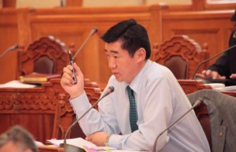 “Би яагаад карт сугалж болдоггүй юм”