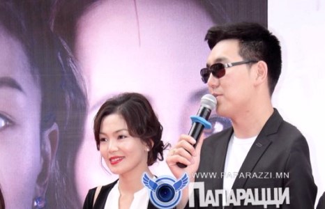 Найруулагч нөхөртэй,жүжигчин бүсгүйн гэр бүл