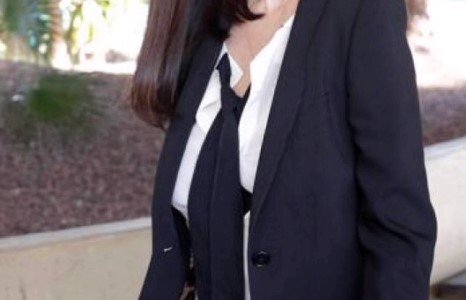 Моника Беллучи Каннд хүрэлцэн ирэв