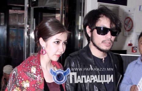 Лемонс хамтлагийн Одноогийн хайрыг татсан бүсгүй