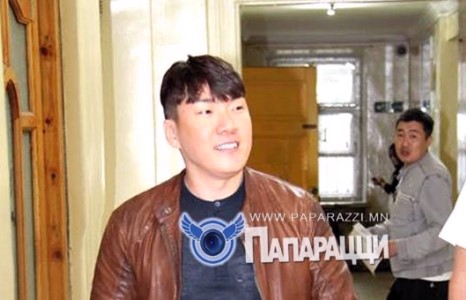 Дуучин Болд төрсөн өдрөөрөө папарацийн дуранд