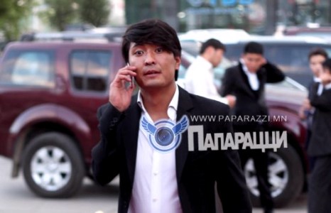 Драмын театрын шинэ залгамж халаа жүжигчин Дөлгөөн-Аюуш