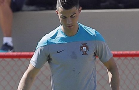 Рональду үсний засалтаа өөрчилжээ