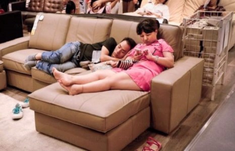 Хятадууд яагаад тавилгын дэлгүүр ордог вэ…