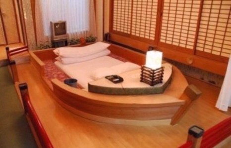  Япончууд ямар буудалд буух дуртай вэ?