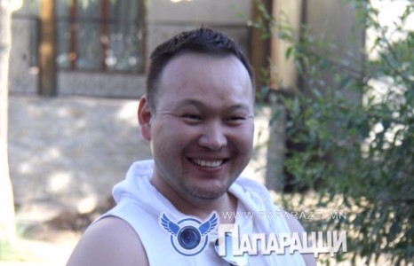 Дуучин Мээдээ хоёр өөр амьдарлиас хоёр хүүхэдтэй болжээ