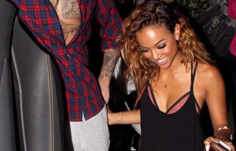 ”Крис Брауны найз охин Рианнатай өрсөлддөг үү?”