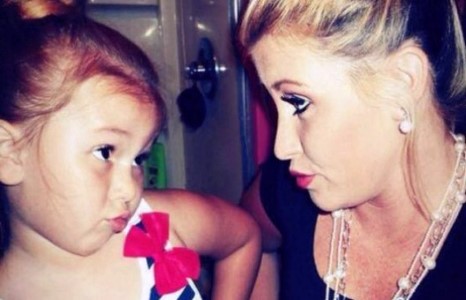 Үзэсгэлэнтэй ээжүүд болон тэдний ихрүүд